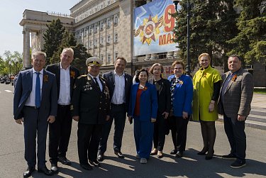 Оренбуржцы отмечают главный праздник страны